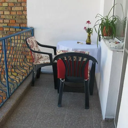 Guest house Art House Orhidea